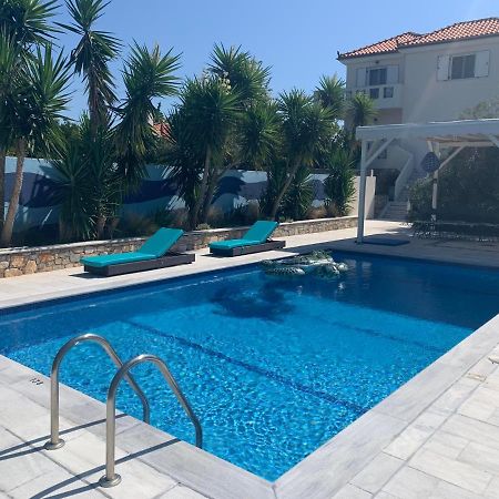 Chiqui Luxury Apartments Alónnisos Екстериор снимка