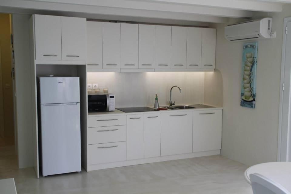 Chiqui Luxury Apartments Alónnisos Екстериор снимка